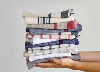 A-friendly-reminder-to-clean-your-closet-donate-Seams-For-Dreams-1