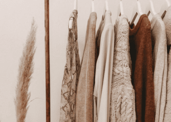 Start-the-journey-of-your-sustainable-closet-Seams-for-Dreams-4